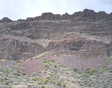 A basaltic ridge follows the ancient watercourse